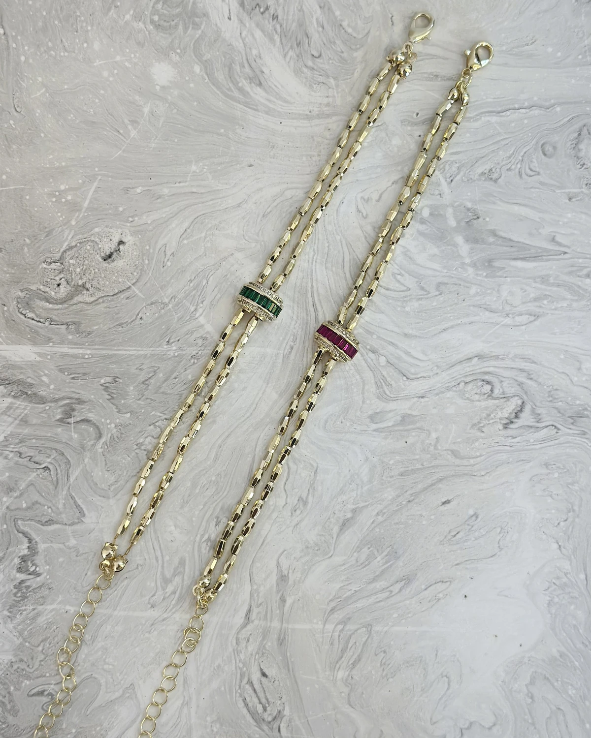 Ruby Link – Kırmızı Taş Detaylı Zincir Bileklik